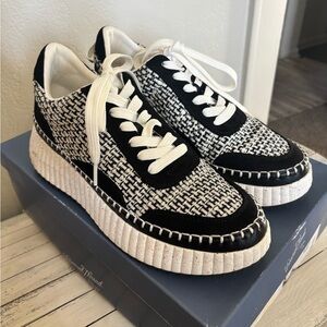 Universal Thread Black and White Tweed Sneakers 9.5